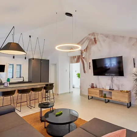 Gardenal By Guide Villa *