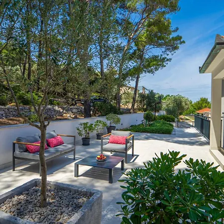 Villa Gardenal By Guide